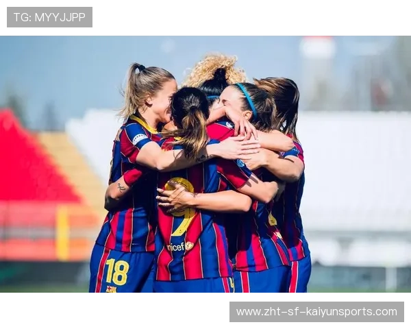 巴萨女足赛前暖场引爆粉丝：主场氛围堪比男足欧冠夜，巴萨女足颜值