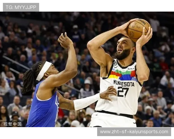 落后1分小卡压完时间三分绝杀快船，卢指导暂停留着过年？，卢指导再谈快船体能瓶颈 戈登防住小卡赛后